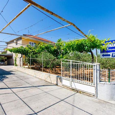 Apartments Ivana Trogir Exterior photo